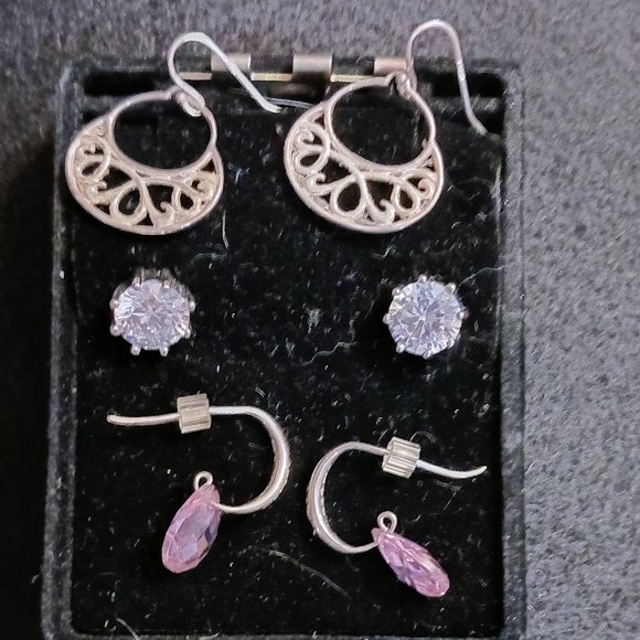 Lot of 3 Pairs of Earrings - Picture 1 of 3